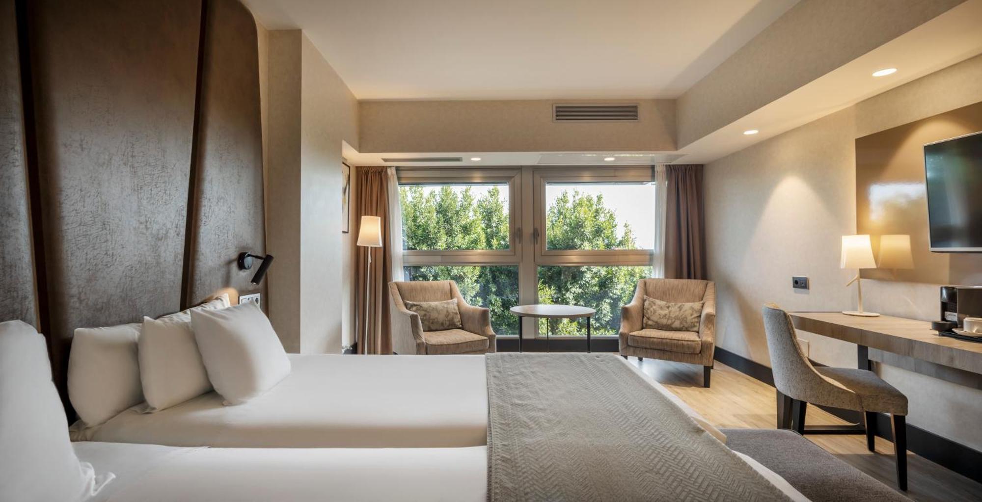 Ilunion Malaga Hotel Exterior photo